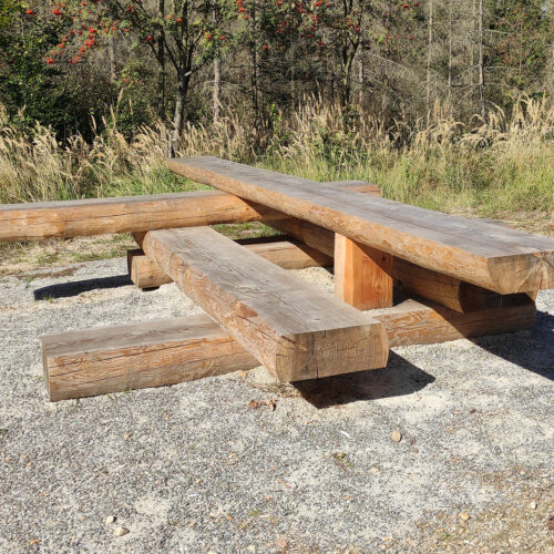 Picknicktafel Jura 14 Unieke picknickset van eikenhouten balken met geïntegreerd ligbed en fietsenstalling